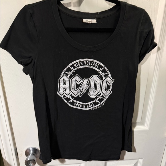 Maurices Tops - ❣️❄️Maurices AC/DC Tee